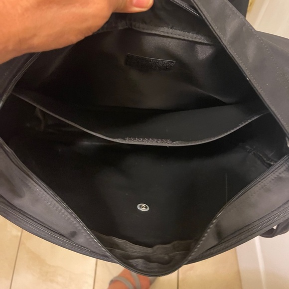 GUESS 90s Crossbody Bags for Women - Picture 12 of 16